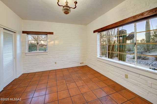 4740 N Camino Escuela, Tucson, AZ 85718