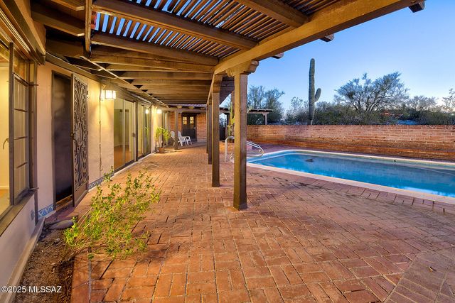 4740 N Camino Escuela, Tucson, AZ 85718