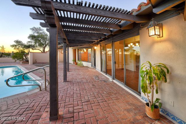 4740 N Camino Escuela, Tucson, AZ 85718