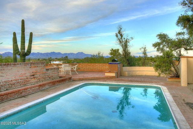 4740 N Camino Escuela, Tucson, AZ 85718