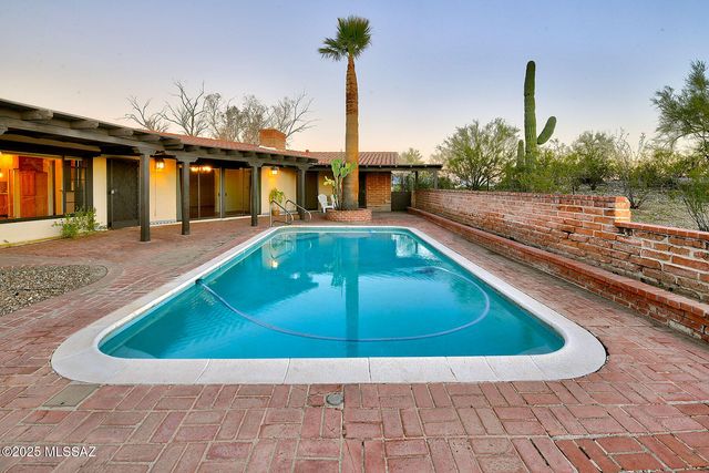 4740 N Camino Escuela, Tucson, AZ 85718