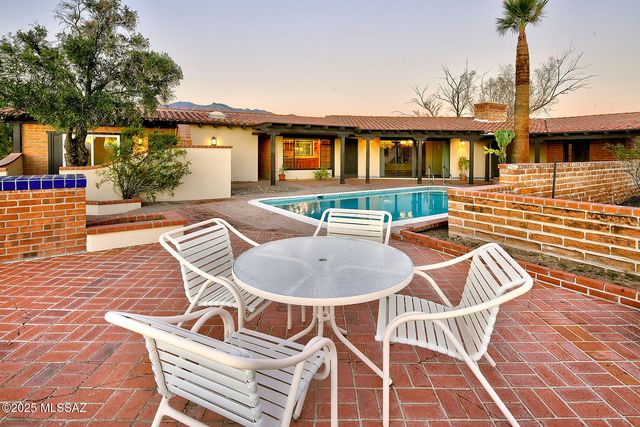 4740 N Camino Escuela, Tucson, AZ 85718