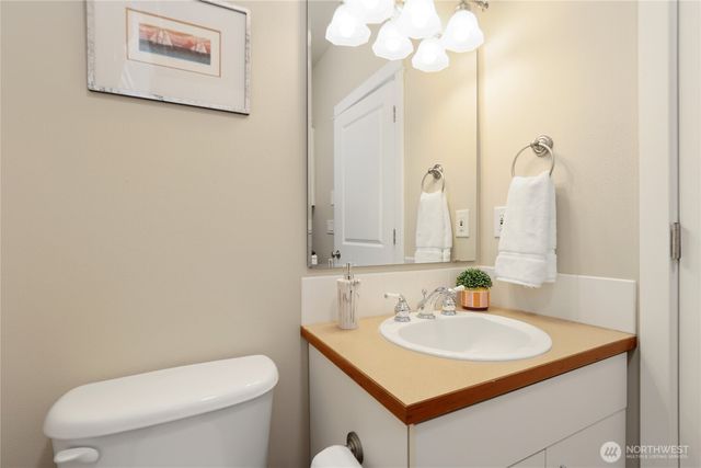 1834 Sakai Village Loop NE, Bainbridge Island, WA 98110