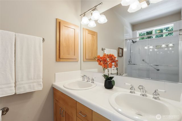 1834 Sakai Village Loop NE, Bainbridge Island, WA 98110