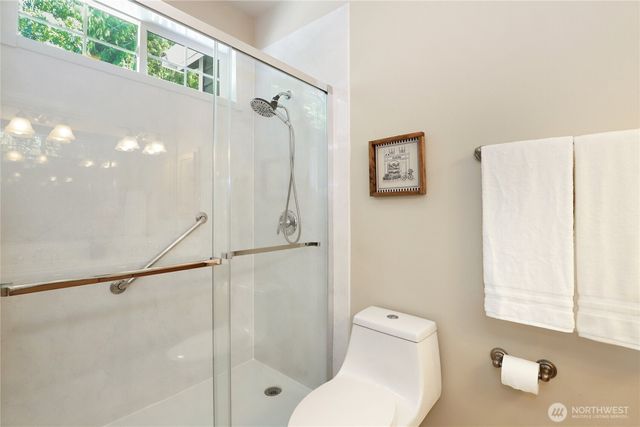 1834 Sakai Village Loop NE, Bainbridge Island, WA 98110