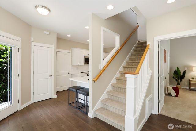 1834 Sakai Village Loop NE, Bainbridge Island, WA 98110