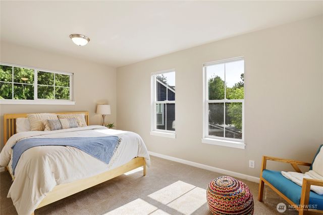 1834 Sakai Village Loop NE, Bainbridge Island, WA 98110