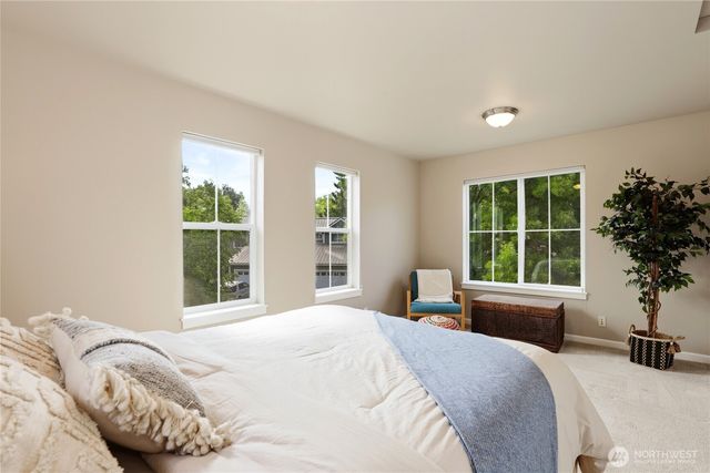1834 Sakai Village Loop NE, Bainbridge Island, WA 98110