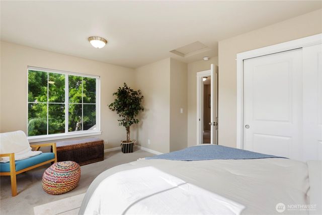 1834 Sakai Village Loop NE, Bainbridge Island, WA 98110