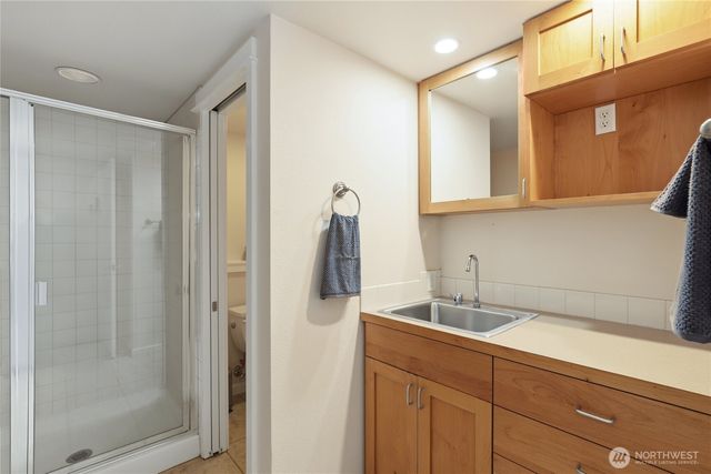 1834 Sakai Village Loop NE, Bainbridge Island, WA 98110