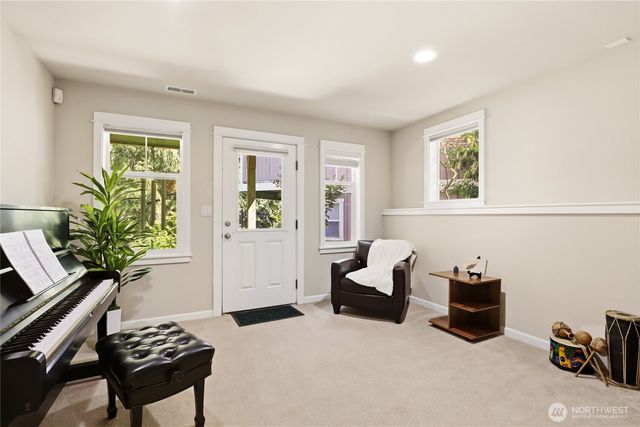 1834 Sakai Village Loop NE, Bainbridge Island, WA 98110