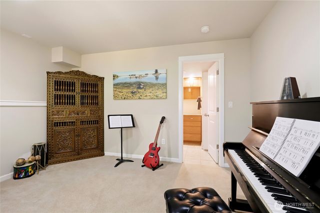 1834 Sakai Village Loop NE, Bainbridge Island, WA 98110