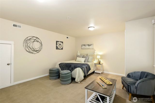 1834 Sakai Village Loop NE, Bainbridge Island, WA 98110
