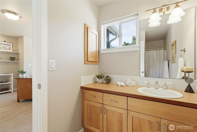 1834 Sakai Village Loop NE, Bainbridge Island, WA 98110