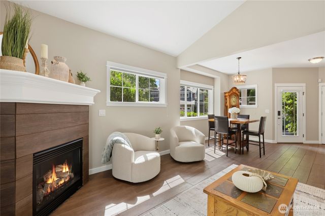 1834 Sakai Village Loop NE, Bainbridge Island, WA 98110