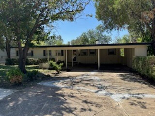 3363 Cromart Avenue, Fort Worth, TX 76133