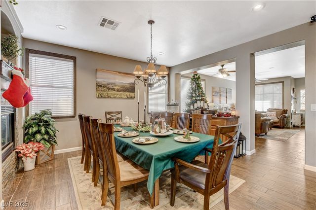 10030 Cambridge Blue Avenue, Las Vegas, NV 89147