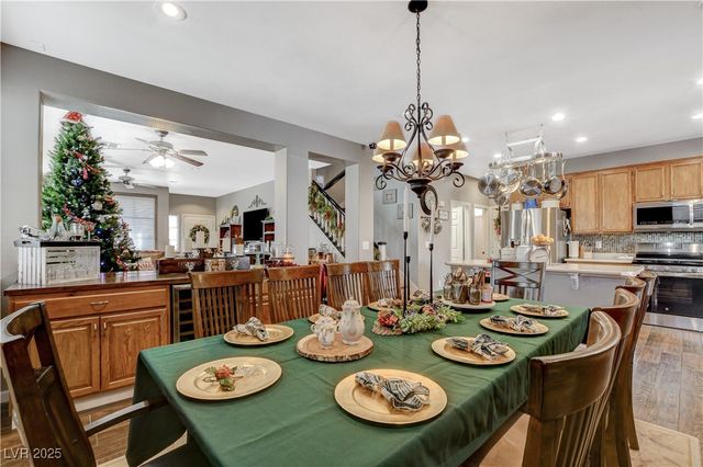 10030 Cambridge Blue Avenue, Las Vegas, NV 89147