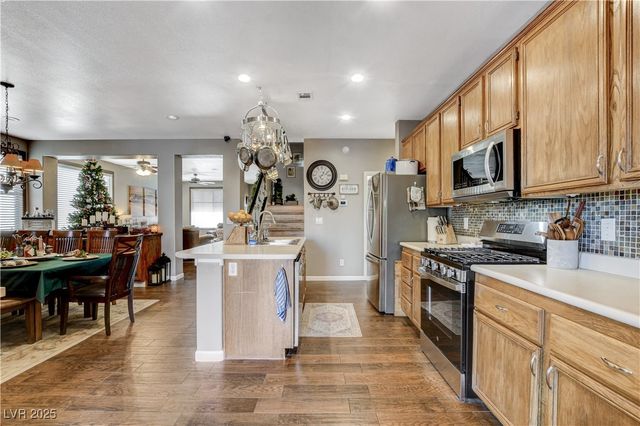 10030 Cambridge Blue Avenue, Las Vegas, NV 89147