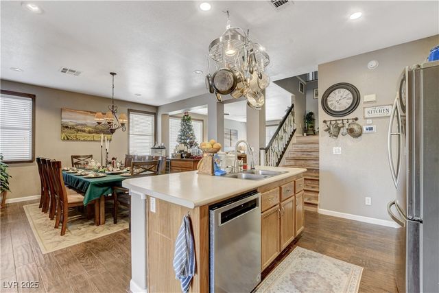 10030 Cambridge Blue Avenue, Las Vegas, NV 89147