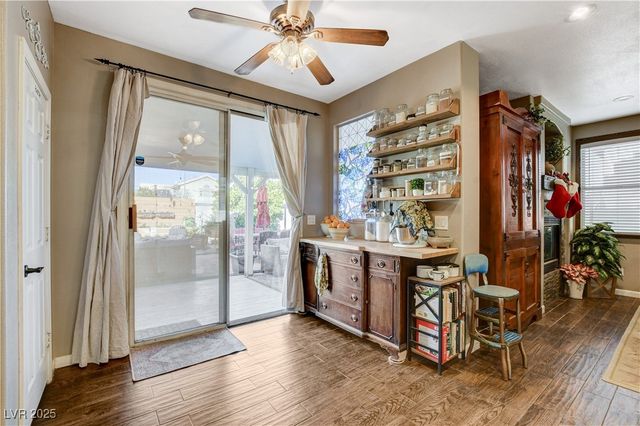 10030 Cambridge Blue Avenue, Las Vegas, NV 89147