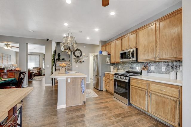 10030 Cambridge Blue Avenue, Las Vegas, NV 89147