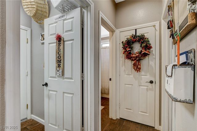 10030 Cambridge Blue Avenue, Las Vegas, NV 89147