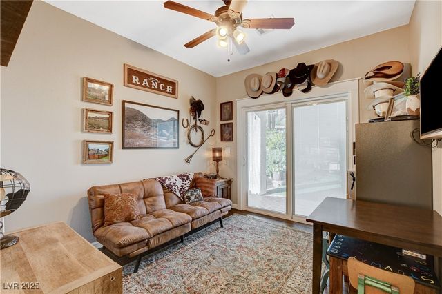 10030 Cambridge Blue Avenue, Las Vegas, NV 89147