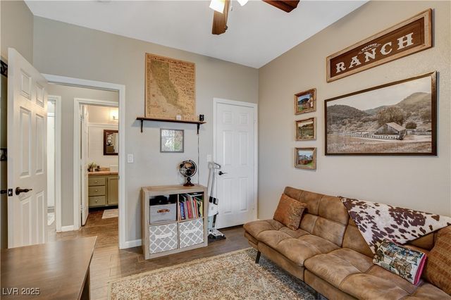 10030 Cambridge Blue Avenue, Las Vegas, NV 89147