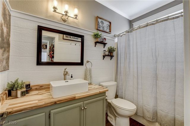 10030 Cambridge Blue Avenue, Las Vegas, NV 89147