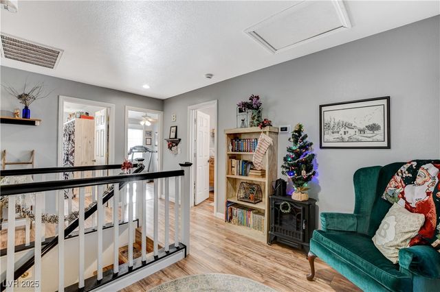 10030 Cambridge Blue Avenue, Las Vegas, NV 89147