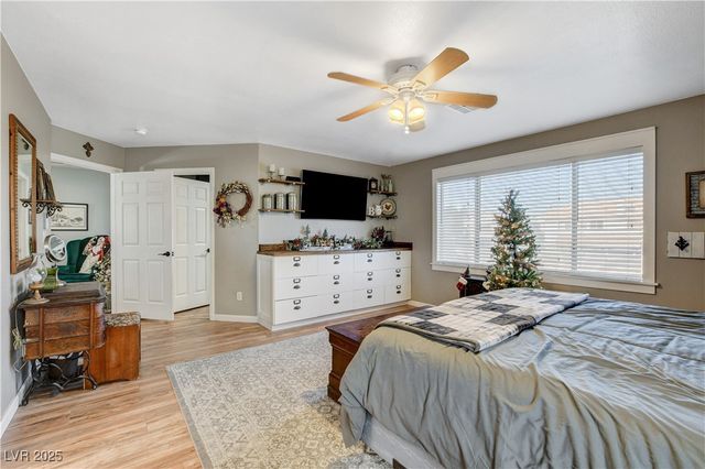 10030 Cambridge Blue Avenue, Las Vegas, NV 89147