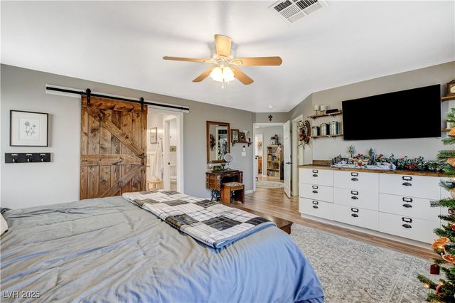 10030 Cambridge Blue Avenue, Las Vegas, NV 89147