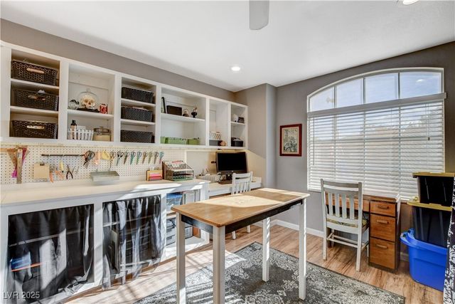 10030 Cambridge Blue Avenue, Las Vegas, NV 89147