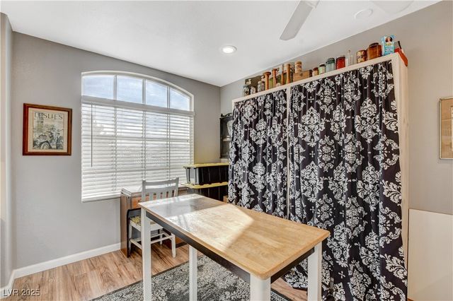 10030 Cambridge Blue Avenue, Las Vegas, NV 89147