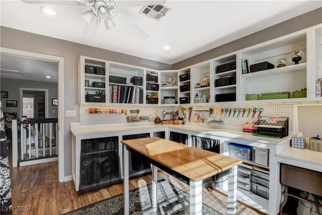 10030 Cambridge Blue Avenue, Las Vegas, NV 89147