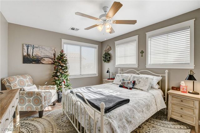 10030 Cambridge Blue Avenue, Las Vegas, NV 89147