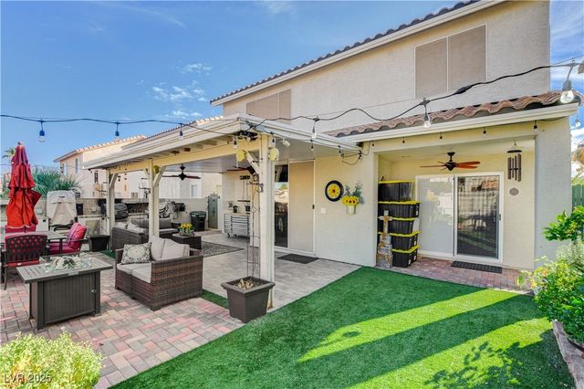 10030 Cambridge Blue Avenue, Las Vegas, NV 89147