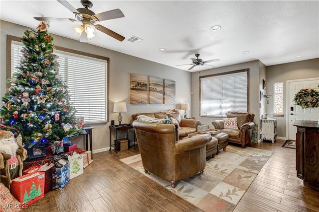 10030 Cambridge Blue Avenue, Las Vegas, NV 89147