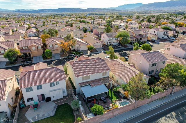 10030 Cambridge Blue Avenue, Las Vegas, NV 89147