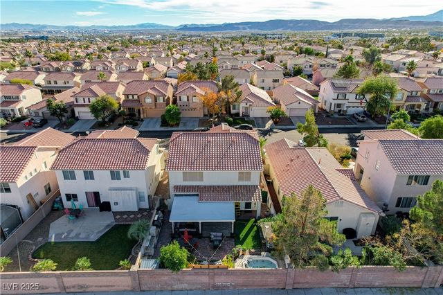 10030 Cambridge Blue Avenue, Las Vegas, NV 89147