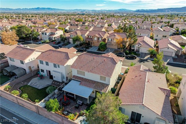 10030 Cambridge Blue Avenue, Las Vegas, NV 89147