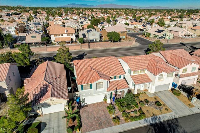 10030 Cambridge Blue Avenue, Las Vegas, NV 89147