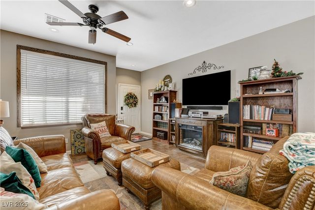 10030 Cambridge Blue Avenue, Las Vegas, NV 89147