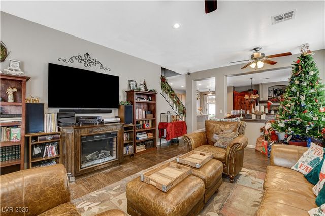 10030 Cambridge Blue Avenue, Las Vegas, NV 89147