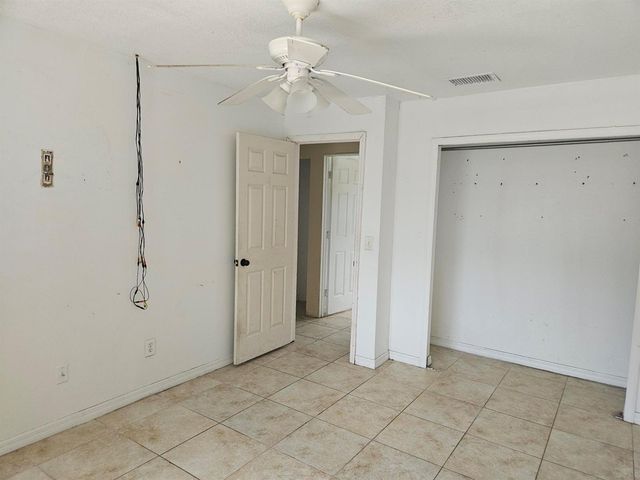 252 SW Cherryhill Road, Port St. Lucie, FL 34953