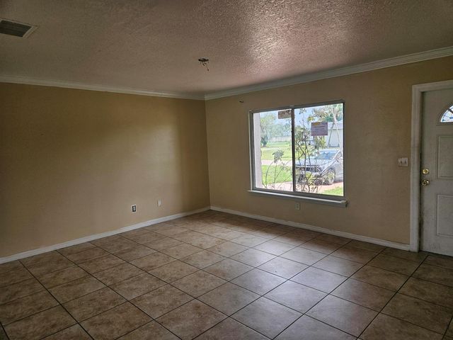 252 SW Cherryhill Road, Port St. Lucie, FL 34953