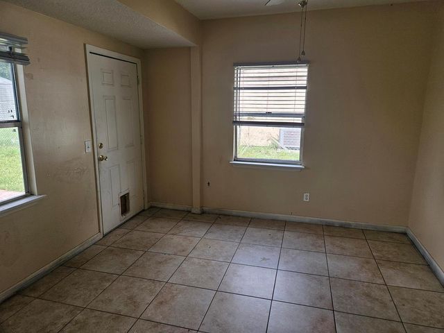 252 SW Cherryhill Road, Port St. Lucie, FL 34953