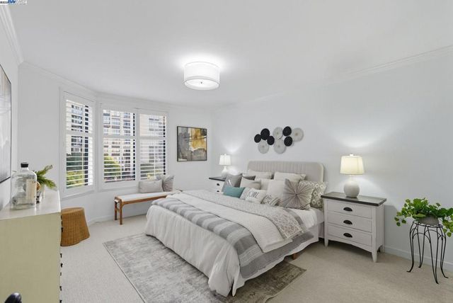 156 Lombard St 28, San Francisco, CA 94111