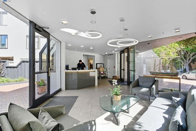 156 Lombard St 28, San Francisco, CA 94111